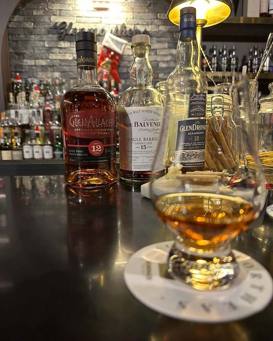 GlenDronach 18 & Friends