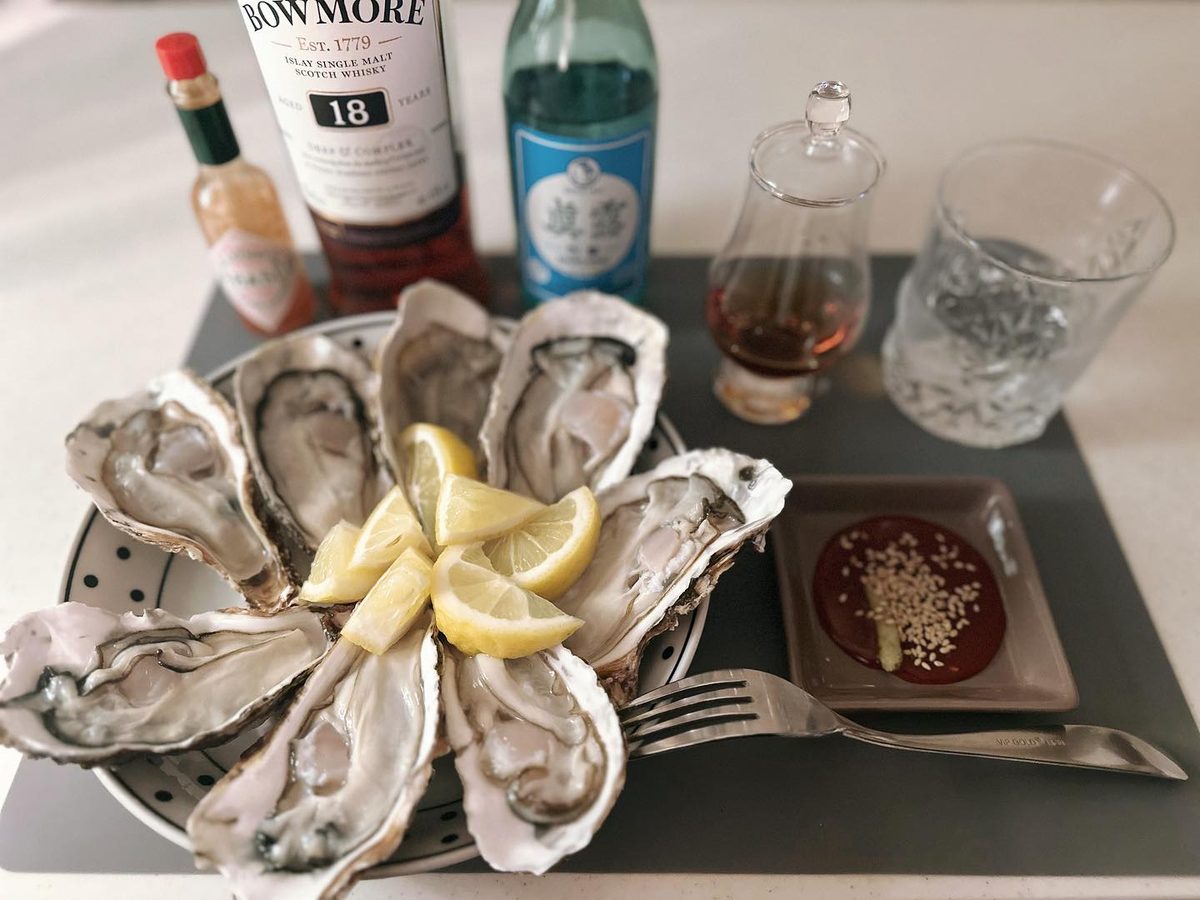 Oysters & Bowmore 18 Deep & Complex